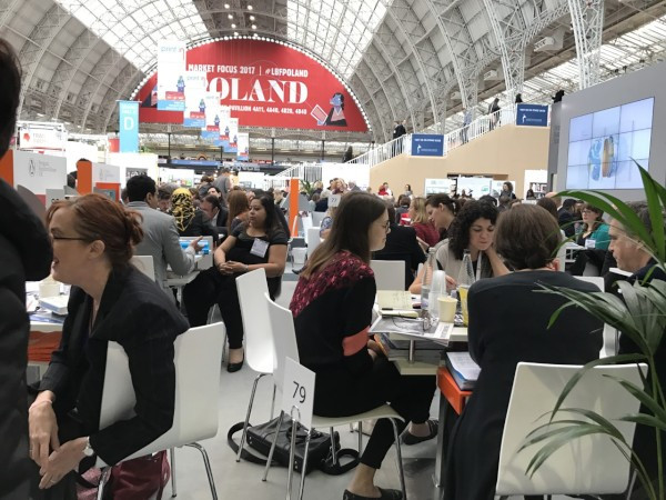 Vấn đề Brexit làm nóng hội chợ sách quốc tế London 2017 ảnh 1