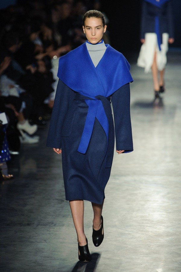 Robe coat - xu hướng đến từ nhà tắm sẽ lên ngôi trong mùa Đông? ảnh 3