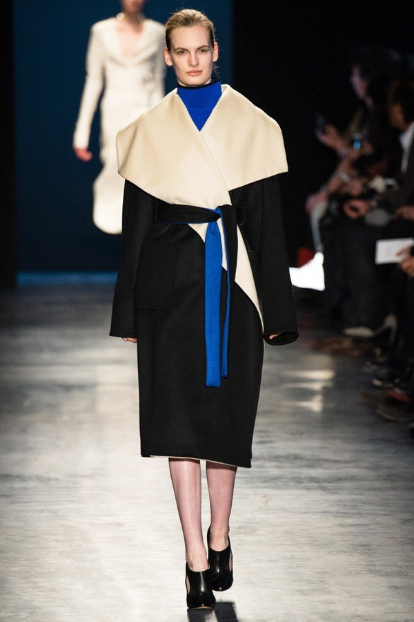 Robe coat - xu hướng đến từ nhà tắm sẽ lên ngôi trong mùa Đông? ảnh 2
