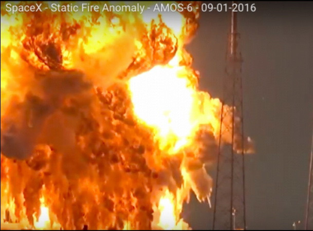 Ông chủ Facebook thất vọng vì tên lửa Falcon 9 nổ tại bãi phóng ảnh 1