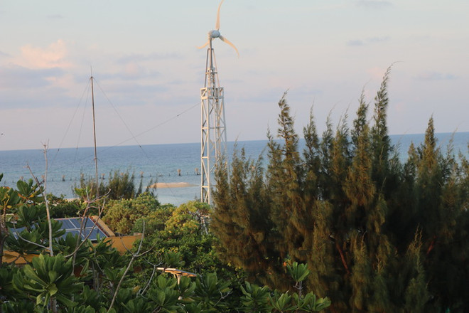 Các điểm đảo Trường Sa xanh tươi cây lá giữa biển khơi sóng vỗ ảnh 2