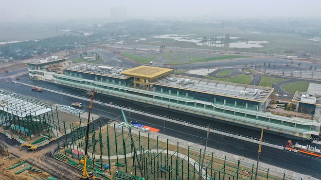 Công tác chuẩn bị Vietnam Grand Prix đang được đẩy nhanh tiến độ. (Ảnh: PV/Vietnam+) Giám đốc F1: Không hoãn chặng đua Vietnam Grand Prix ảnh 1