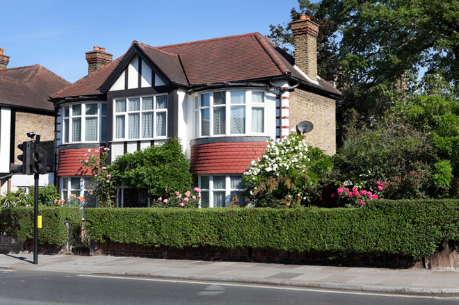 Giới nhà giàu Iran hướng tới thị trường bất động sản London ảnh 1