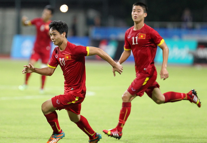 Cận cảnh Công Phượng lập tuyệt phẩm vào lưới của U23 Malaysia ảnh 1