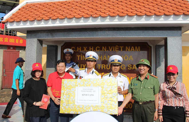 Hải trình 8 ngày vượt trùng khơi nối đất liền với biển đảo Trường Sa ảnh 6