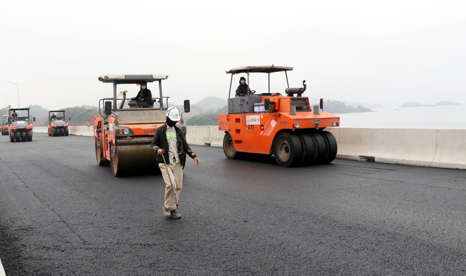 Tăng tốc thi công, hoàn thành cao tốc Vân Đồn-Móng Cái vào ngày 30/4 ảnh 1