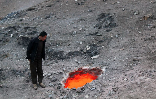 [Photo] Cận cảnh "miệng núi lửa" mới được phát hiện ở Trung Quốc ảnh 2