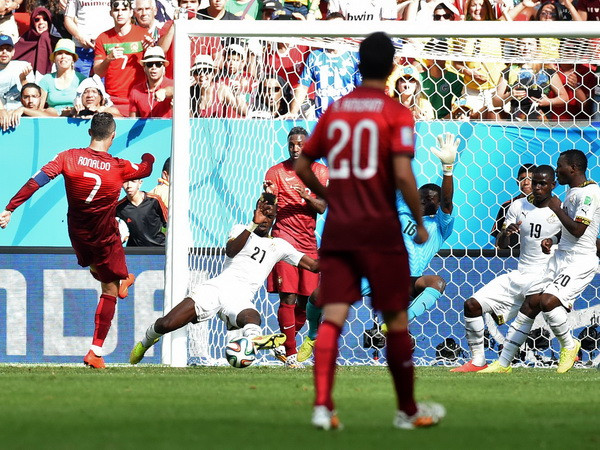 Cận cảnh bàn thắng duy nhất của Ronaldo tại World Cup 2014 ảnh 1