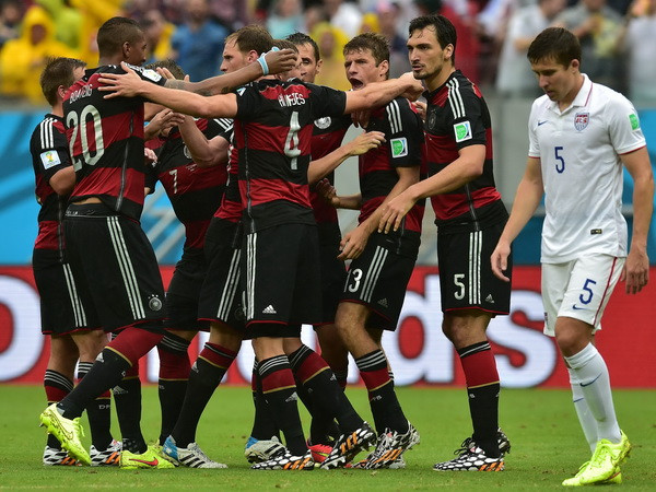 Cristiano Ronaldo ngậm ngùi nhìn tuyển Mỹ và Đức tiến bước ảnh 2