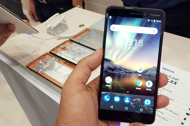 Nokia 6 mới được cải tiến đáng kể so với người tiền nhiệm. (Ảnh: T.H/Vietnam+) Cặp smartphone Nokia chiến lược xuất hiện trên thị trường Việt ảnh 3
