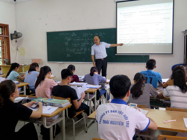 Ra quy định mới về định mức người làm việc trong trường học ảnh 1