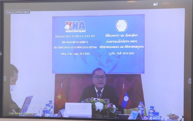 Tổng Giám đốc Thông tấn xã Lào Khampheuy Philapha phát biểu tại buổi tọa đàm với TTXVN. (Ảnh: Tuấn Anh/TTXVN) Quan hệ hợp tác chí nghĩa, chí tình giữa hai hãng thông tấn Việt-Lào ảnh 2