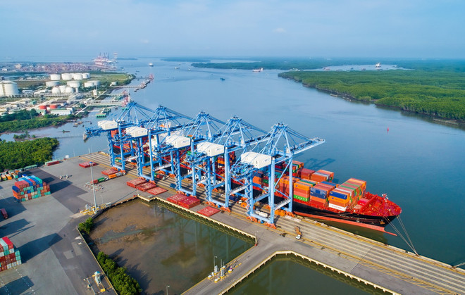 Cảng nước sâu Cái Mép-Thị Vải ở thị xã Phú Mỹ, tỉnh Bà Rịa-Vũng Tàu góp phần thu hút FDI vào khu vực Đông Nam Bộ. (Ảnh: Hồng Đạt/ TTXVN) TTXVN_3005CangCaiMepDongnambo1.jpg
