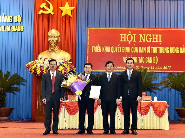 Triển khai quyết định của Ban Bí thư về công tác cán bộ tại Hà Giang ảnh 1