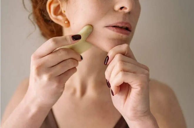 5 quy tắc cần biết khi chăm sóc da bằng liệu pháp massage Guasha ảnh 1