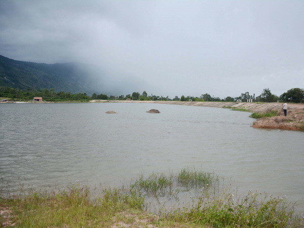 Thừa Thiên-Huế: Đi tắm biển, 2 học sinh bị sóng cuốn trôi ảnh 1