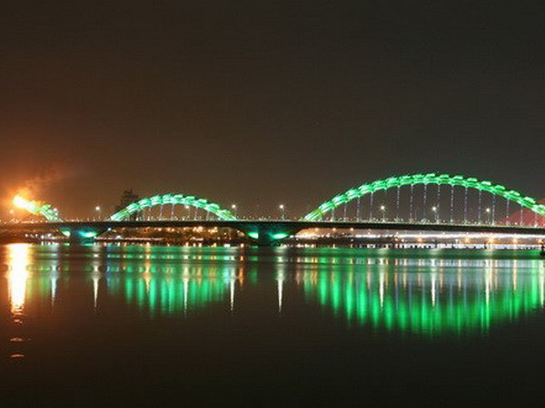 Đà Nẵng - Dấu ấn đặc sắc về những cây cầu bên dòng sông Hàn ảnh 1