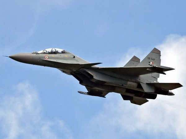 Máy bay Su-30MKI. (Nguồn: en.wikipedia.org) Không quân Algeria sẽ tiếp nhận 14 chiến đấu cơ Su-30MKI của Nga ảnh 1