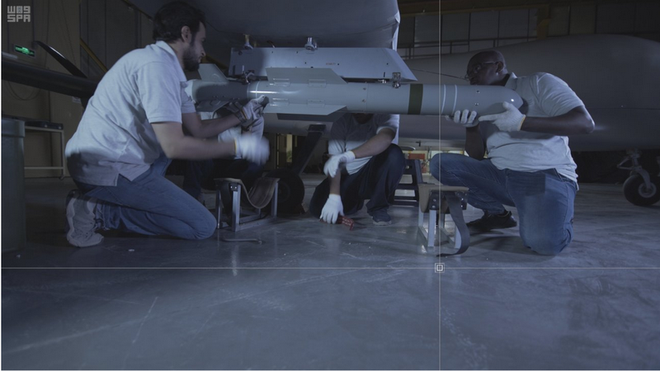 Saudi Arabia ra mắt máy bay không người lái có thể mang tên lửa, bom ảnh 1