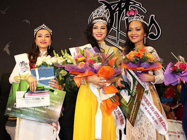 Mai Thị Hà đăng quang ngôi vị Hoa hậu Việt Nam tại Séc ảnh 1