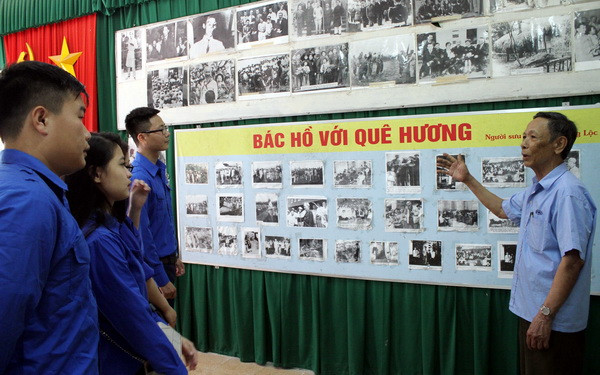 Người cựu chiến binh miệt mài sưu tầm ảnh và tư liệu về Bác ảnh 2