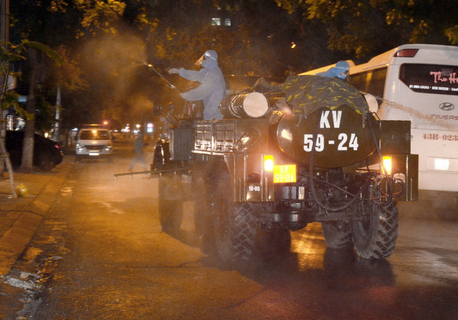 Đà Nẵng siết giãn cách xã hội, khử trùng toàn bộ khu vực phong tỏa ảnh 1