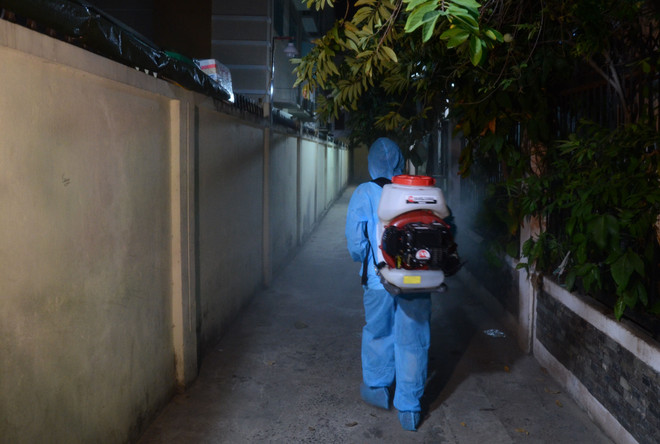 Đà Nẵng siết giãn cách xã hội, khử trùng toàn bộ khu vực phong tỏa ảnh 2