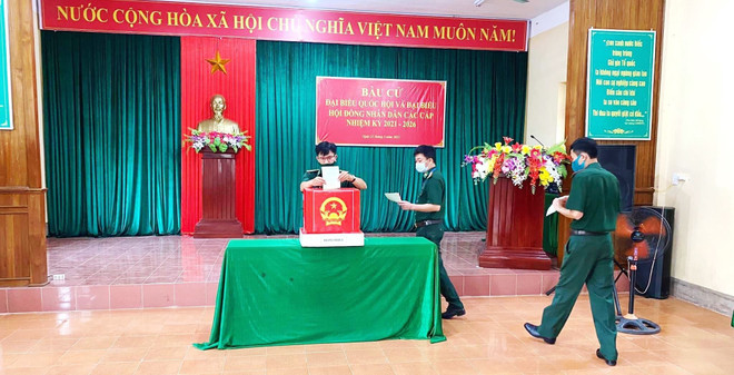 Quảng Bình: Người dân vùng biên giới phấn khởi bầu chọn đại biểu ưu tú ảnh 2