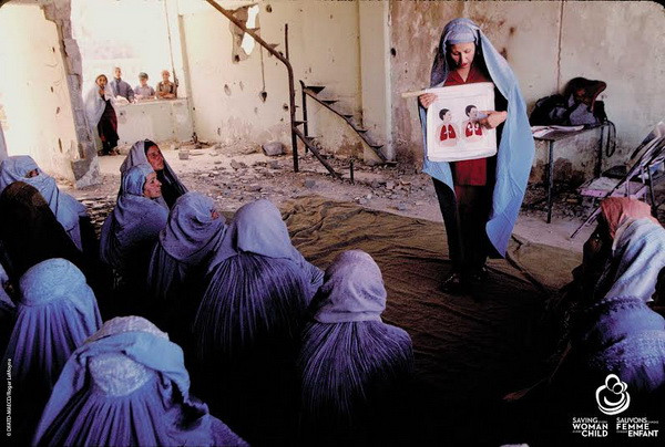 Tổ chức triển lãm ảnh “Cứu từng phụ nữ, Cứu từng đứa trẻ” tại Hà Nội ảnh 1