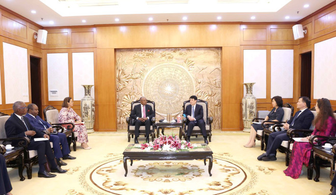 Quang cảnh buổi tiếp. (Ảnh: Phương Hoa/TTXVN) ttxvn_thuong_truc_ban_bi_thu_luong_cuong_tiep_doan_dang_phong_trao_nhan_dan_giai_phong_angola_mpla_2108-2.jpg