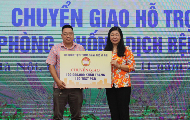 Tiếp nhận 13 tỷ đồng ủng hộ miền Trung khắc phục hậu quả mưa lũ ảnh 1