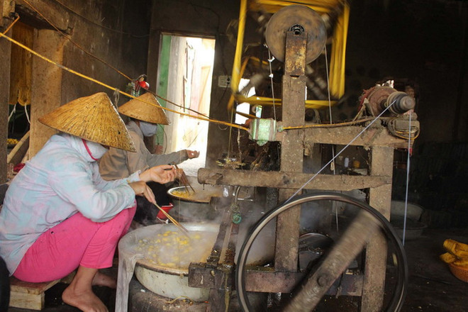 Thăng trầm nghề trồng dâu, nuôi tằm, dệt nhiễu Hồng Đô ảnh 3