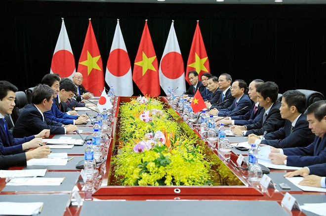 [Photo] Chủ tịch nước Trần Đại Quang tiếp Thủ tướng Nhật Bản Abe ảnh 4