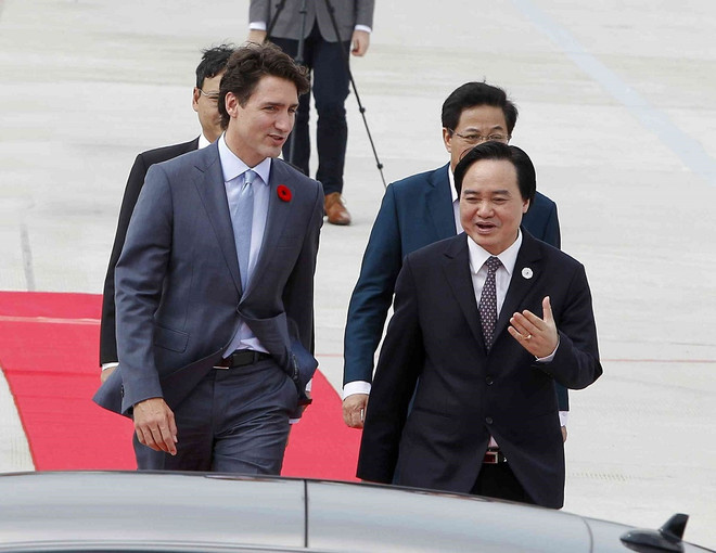 [Photo] Thủ tướng Canada Justin Trudeau tới Đà Nẵng dự APEC ảnh 4