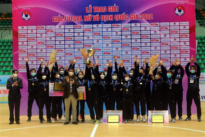 Futsal nữ Thái Sơn Nam giành ngôi vô địch mùa giải đầu tiên ảnh 1