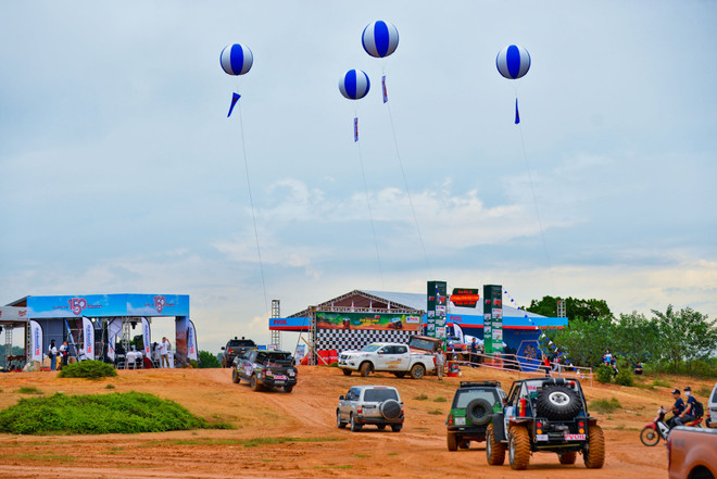 'Nín thở' với những màn đua xe địa hình gay cấn của người chơi Việt ảnh 4