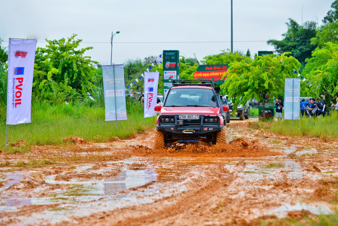 'Nín thở' với những màn đua xe địa hình gay cấn của người chơi Việt ảnh 3