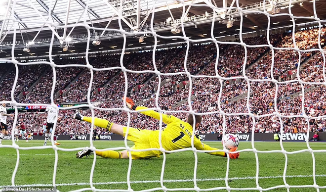 Thua 2 trận liên tiếp, M.U đứng trước nguy cơ văng khỏi top 4 ảnh 1