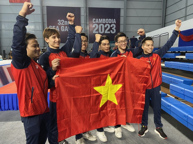 Đội tuyển Thể dục Dụng cụ giành HCV đầu tiên tại SEA Games 32 ảnh 1
