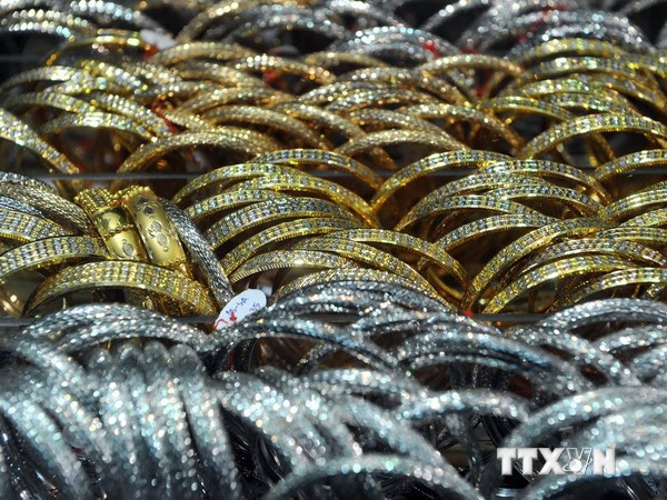 Vàng châu Á vững giá ở gần mức cao nhất trong ba tháng ảnh 1