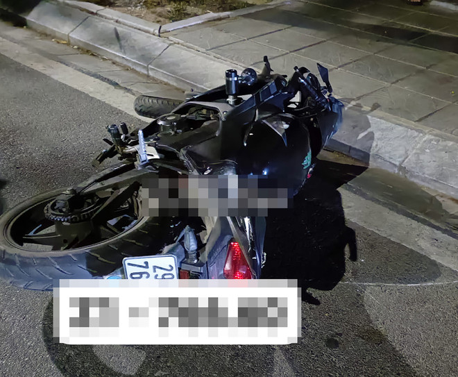 Hà Nội: Hai thanh niên tử vong sau vụ tai nạn trên đường Lạc Long Quân ảnh 1