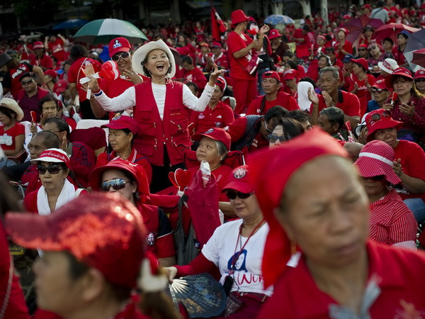 Cựu Thủ tướng Thaksin Shinawatra khuyên phe Áo đỏ chờ thời cơ ảnh 1