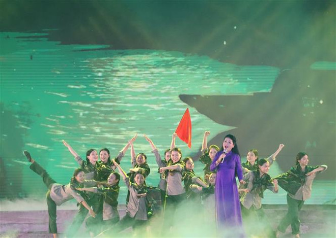 Xúc động với chương trình “Cõi thiêng Đồng Lộc - nối mạch ngàn năm” ảnh 1