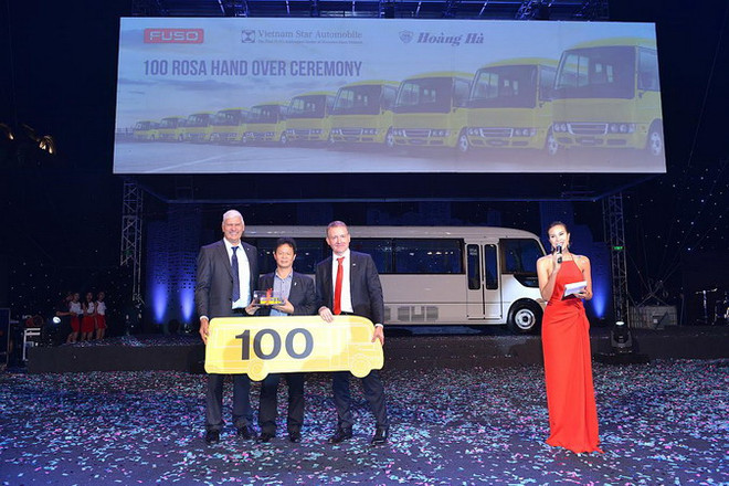 Xe buýt ROSA vừa ra mắt, đã có ngay đơn hàng đặt mua 100 xe ảnh 1