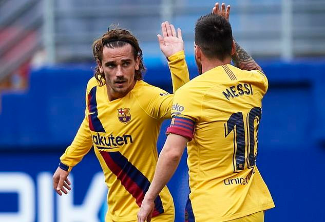 Thua sốc đội tân binh, Real Madrid mất ngôi đầu vào tay Barcelona ảnh 1