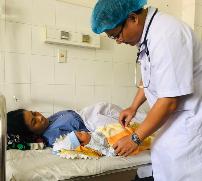 Bệnh viện Cần Thơ cứu sống mẹ con sản phụ bị sốt xuất huyết nguy kịch ảnh 1