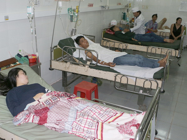 Các nạn nhân trong vụ chìm tàu tại Bạc Liêu đã qua cơn nguy kịch ảnh 1