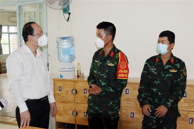 Lãnh đạo TPHCM động viên cán bộ, chiến sỹ Quân đội tham gia chống dịch ảnh 1