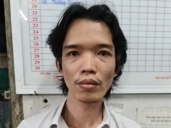 Tạm giữ hình sự đối tượng tấn công tổ lấy mẫu, đòi tiêm Pfizer ảnh 1