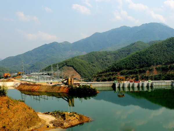 Triệu tập 2 đối tượng tung tin vỡ đập thủy điện Trung Sơn ảnh 1